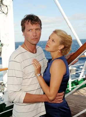 Affiche du film Les Iles du bonheur (TV)