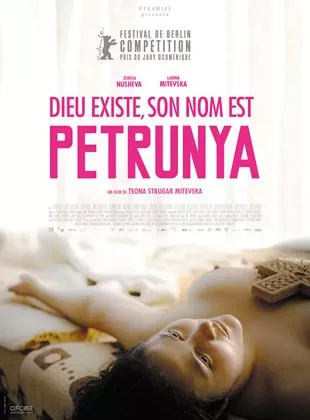 Affiche du film Dieu existe, son nom est Petrunya